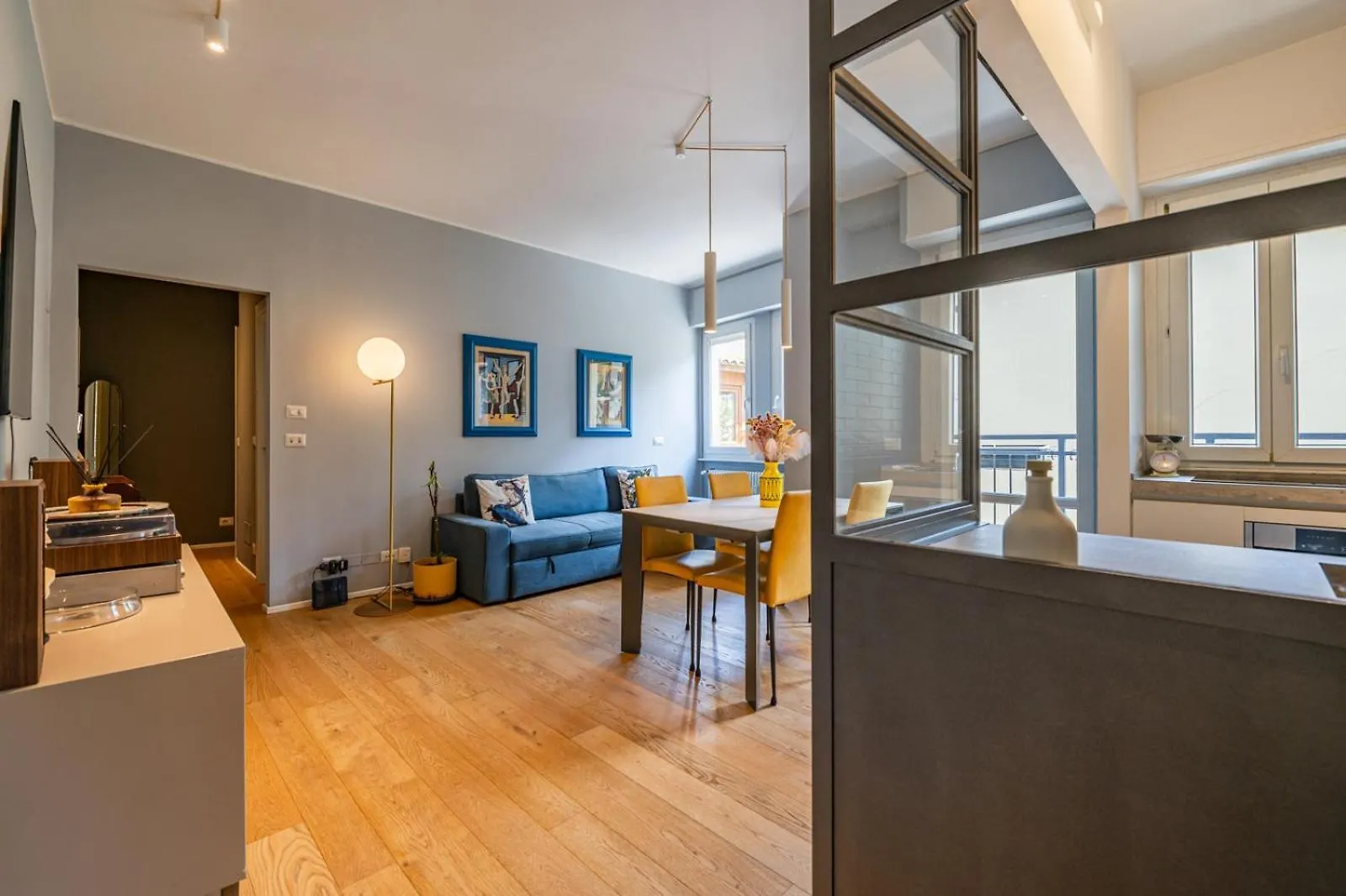 Porta Romana'S Nest - Accogliente Con Terrazza Privata Милан 0*,  Италия
